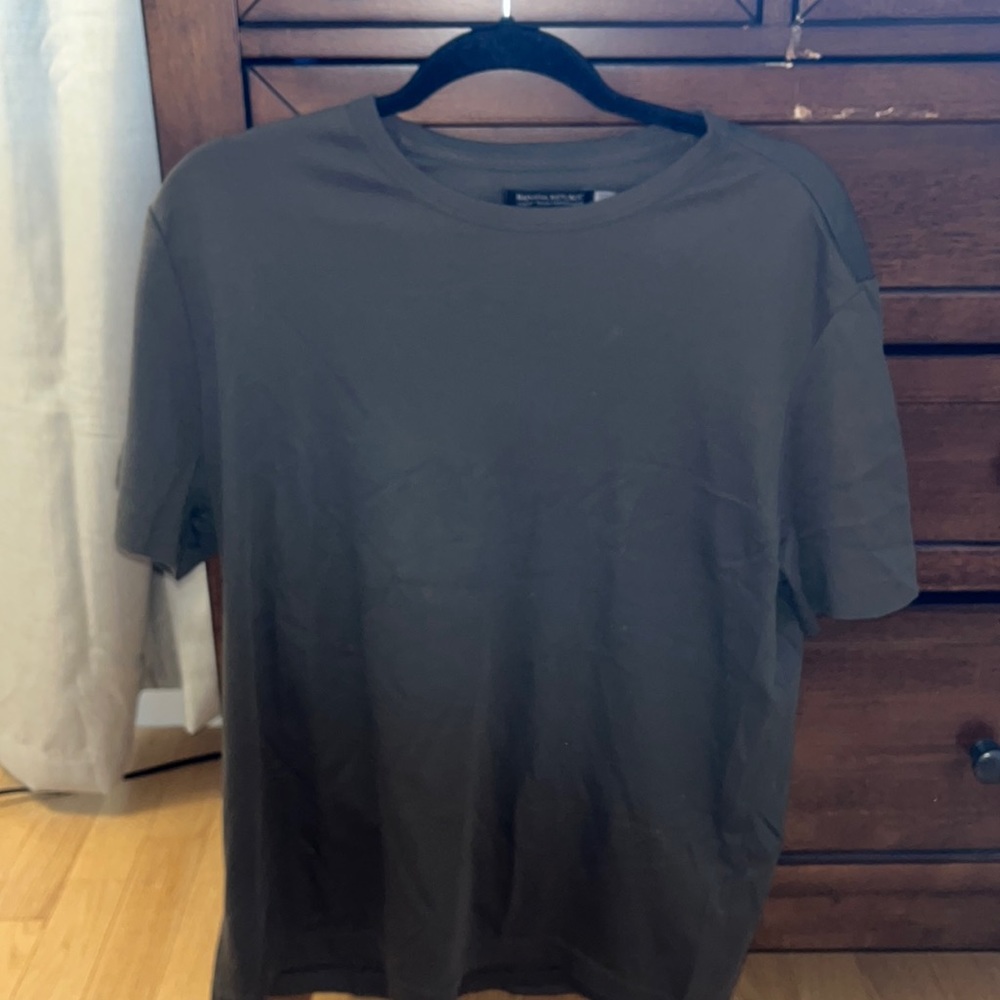 Men’s banana republic t shirt